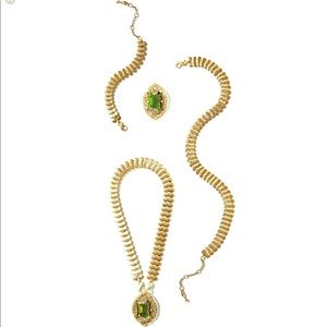 CAbi Heirloom Necklace NWOT